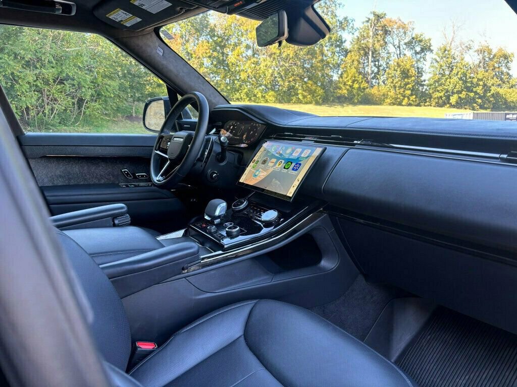 Used 2023 Land Rover Range Rover Sport First Edition image 13