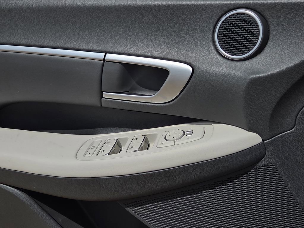 Used 2025 Hyundai Sonata SEL FWD image 18