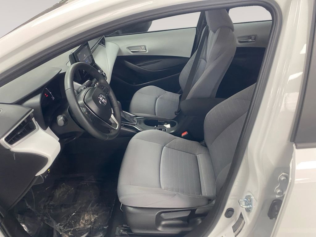 Used 2026 Toyota Corolla SE image 8