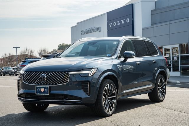 Used 2025 Volvo XC90 B6 Plus image 3