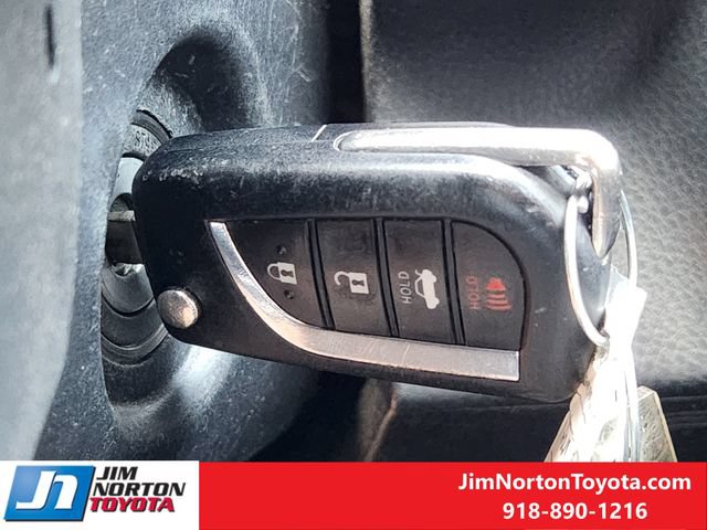 Used 2021 Toyota Camry SE FWD image 21
