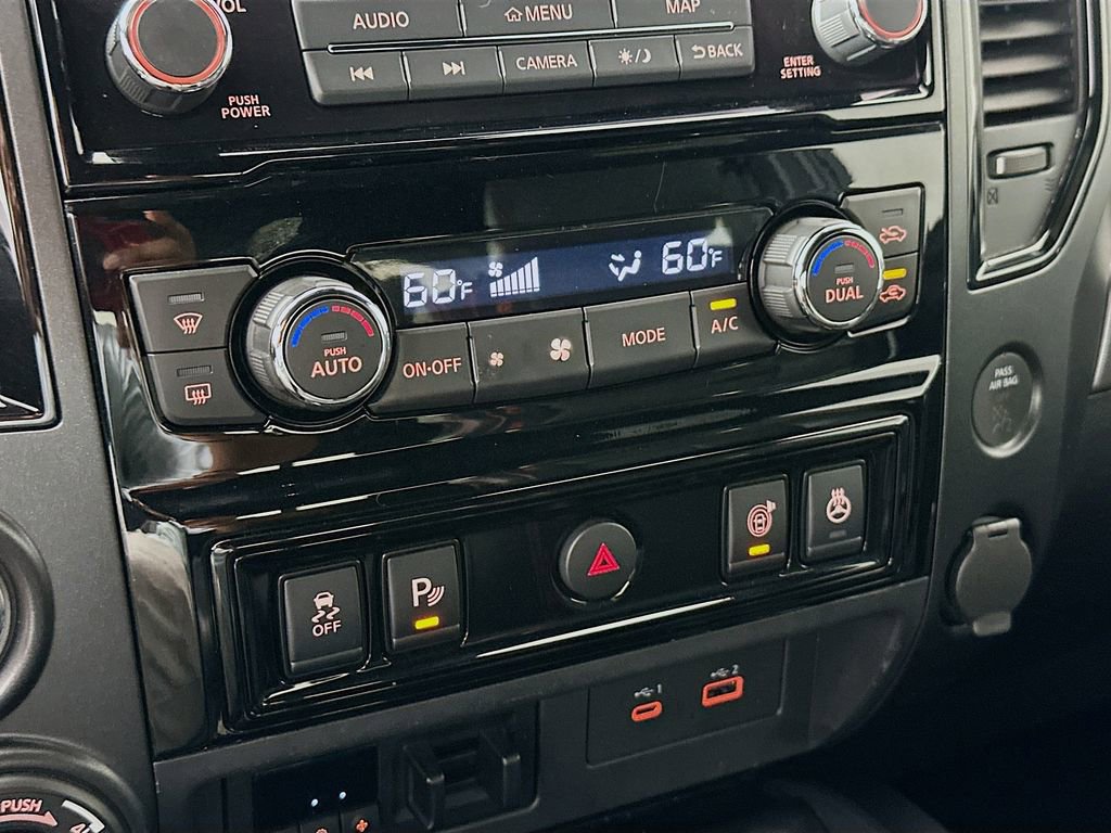Used 2022 Nissan Titan PRO-4X w/ Pro-4x Convenience Package image 16