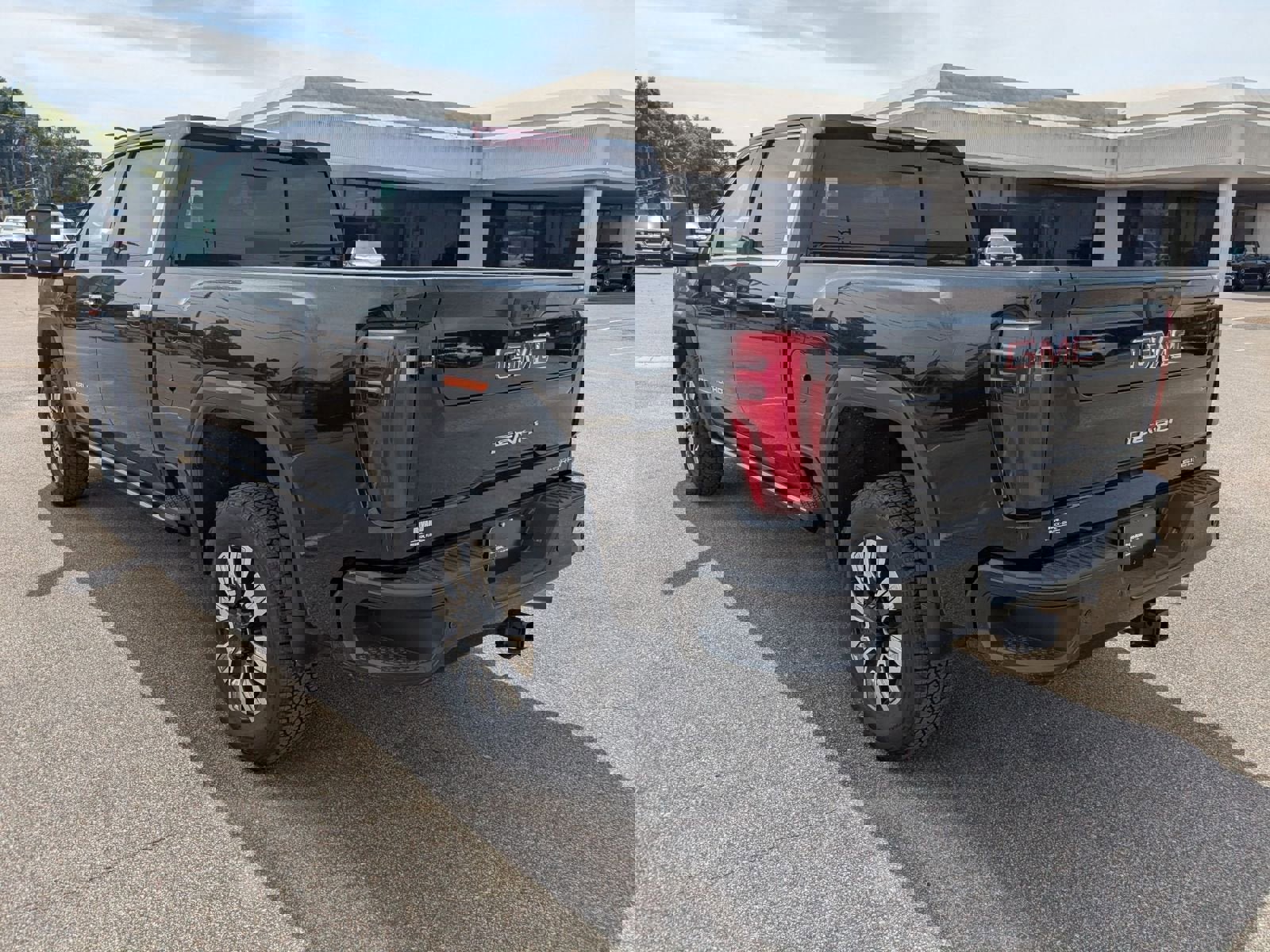 New 2025 GMC Sierra 2500 Denali w/ Denali Reserve Package image 3