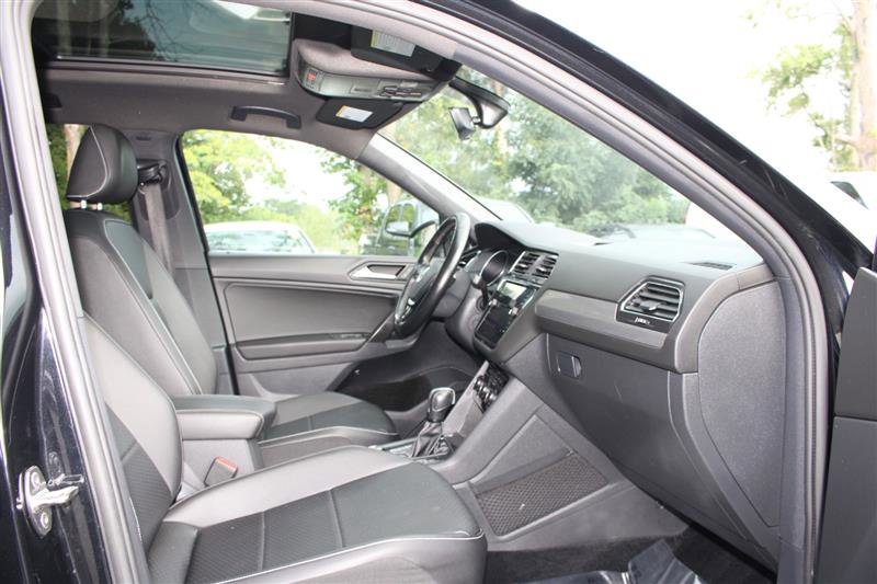 Used 2021 Volkswagen Tiguan SE R-Line image 12