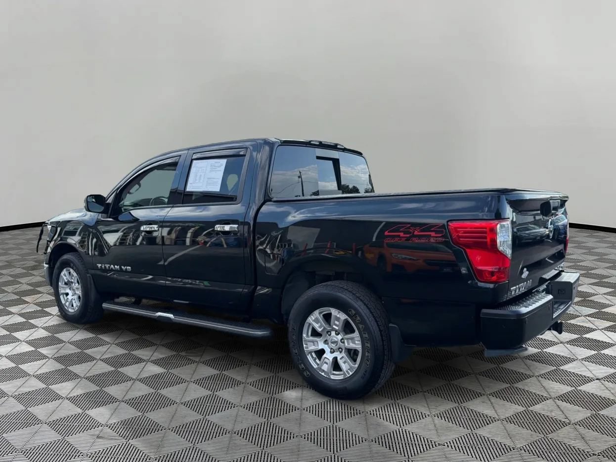 Used 2019 Nissan Titan SV w/ SV Convenience Package AWD/4WD image 7