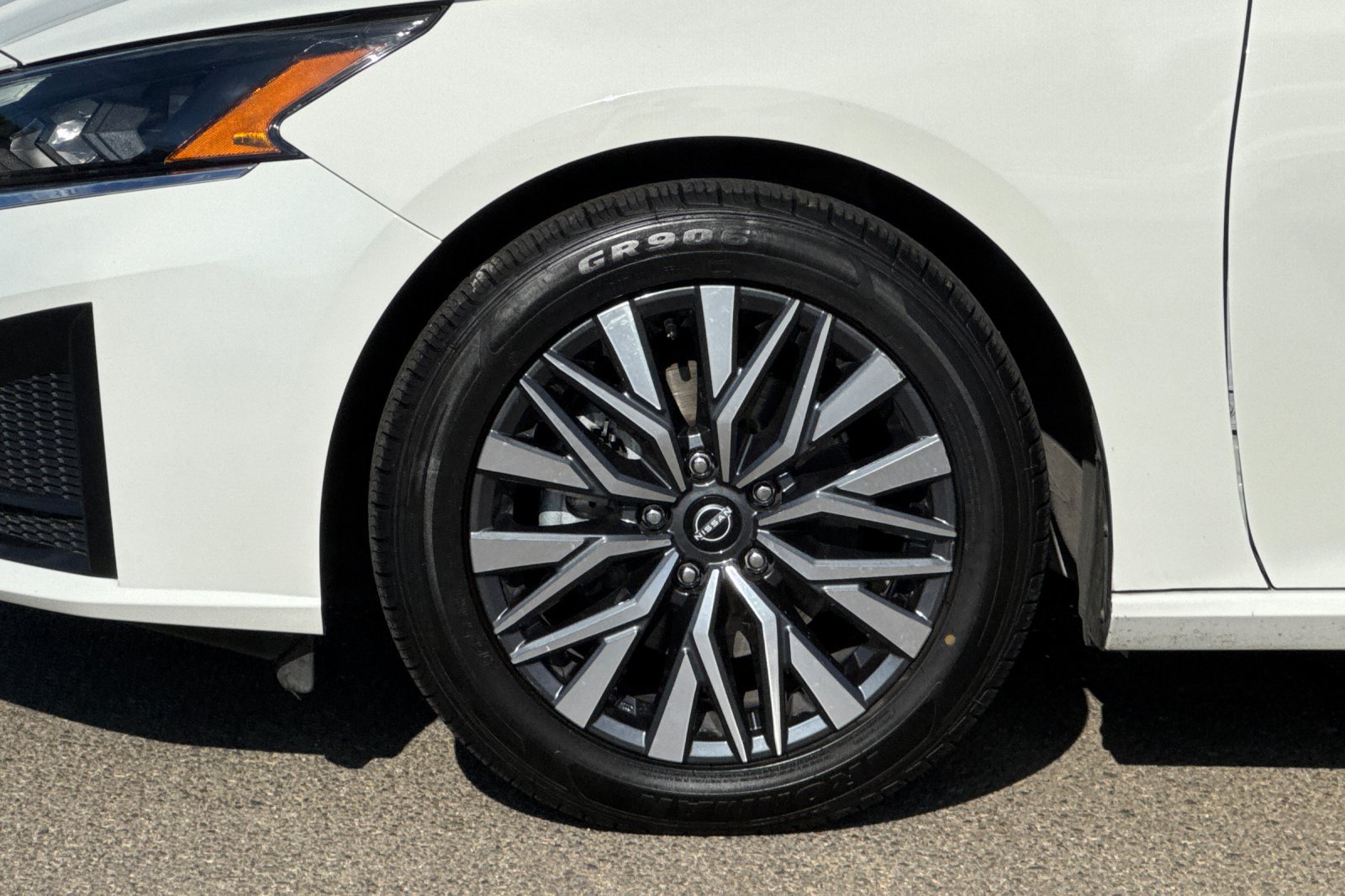 Certified 2025 Nissan Altima 2.5 SV FWD image 32
