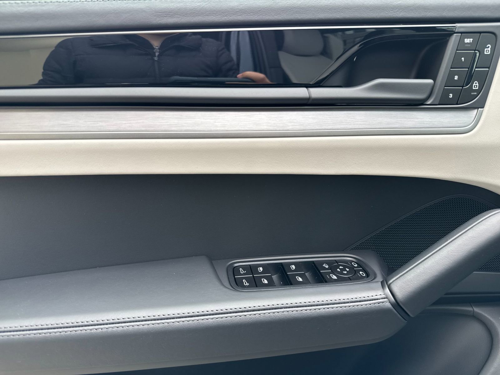 New 2026 Porsche Cayenne GTS image 12