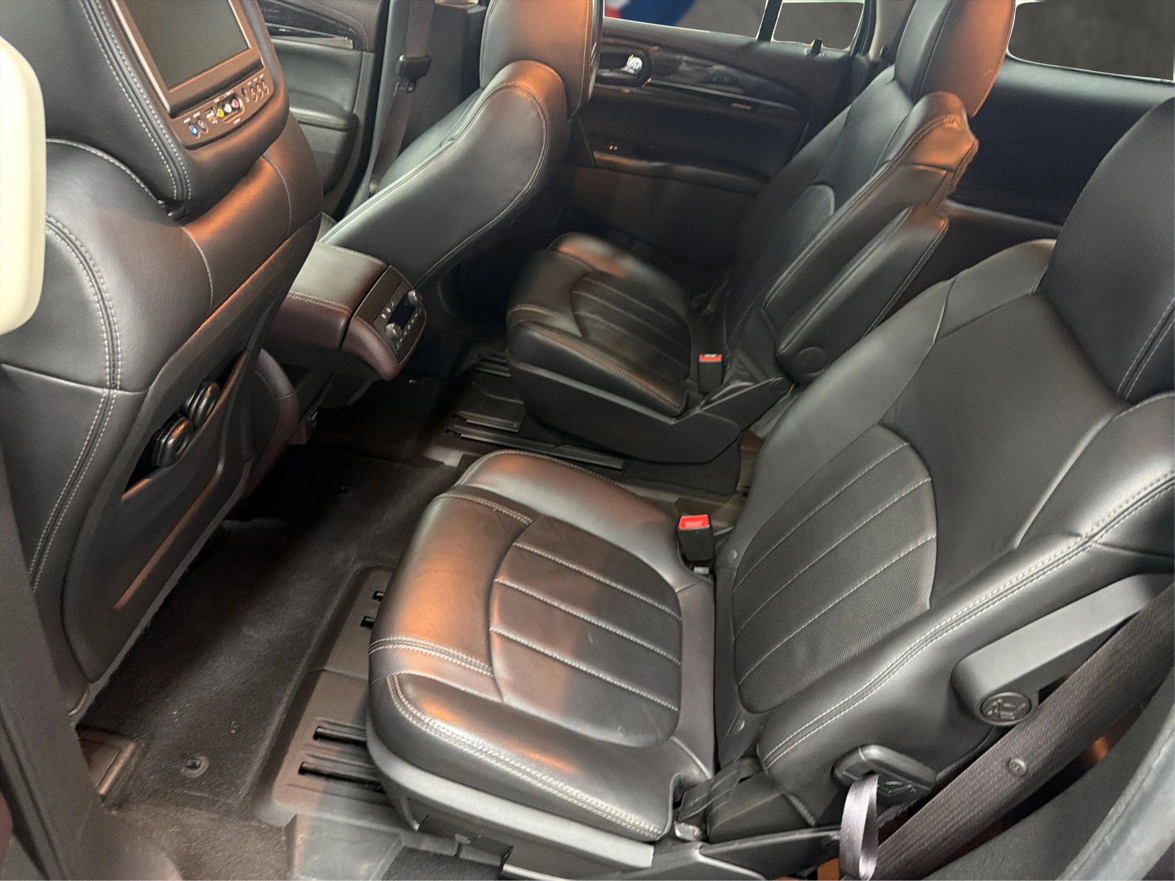 Used 2015 Buick Enclave Leather w/ Trailering Package FWD image 29