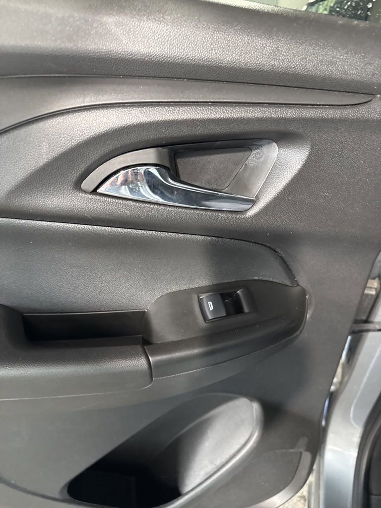 Used 2024 Chevrolet TrailBlazer LS w/ LS Convenience Package image 18