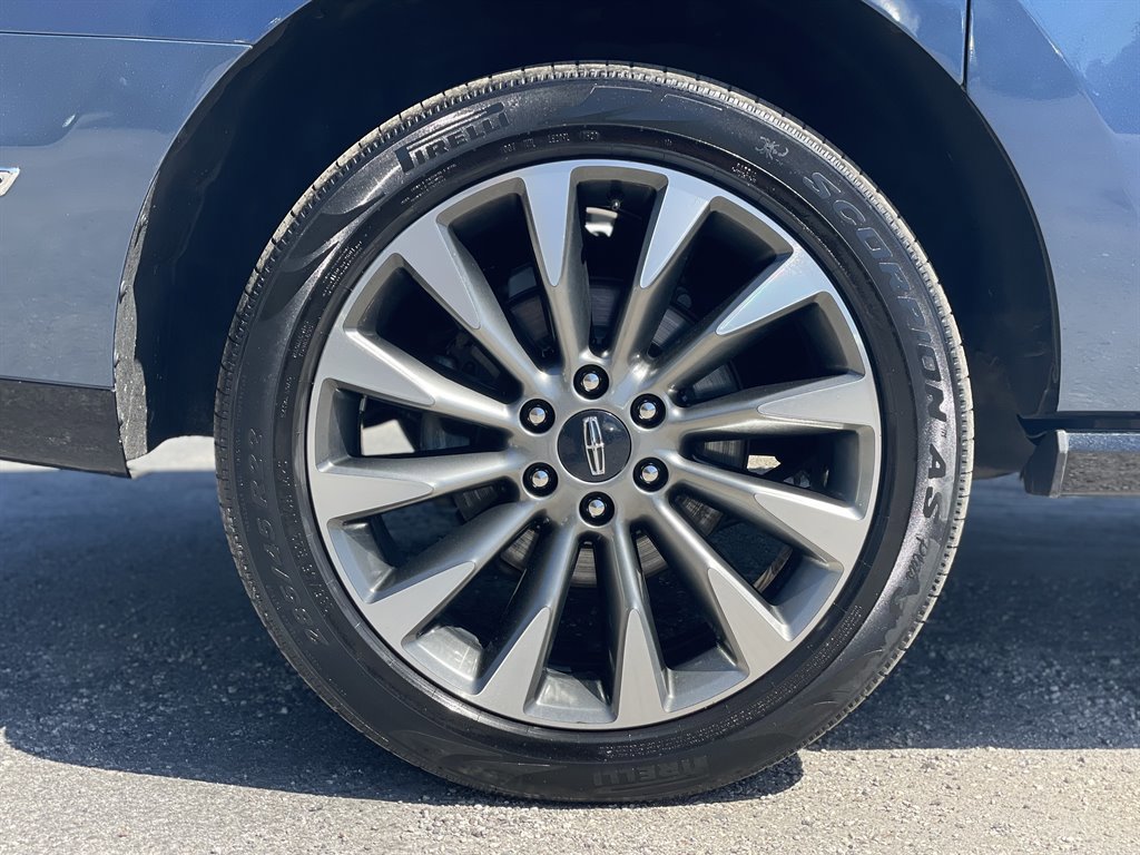 Used 2018 Lincoln Navigator L Select w/ Technology Package RWD image 39