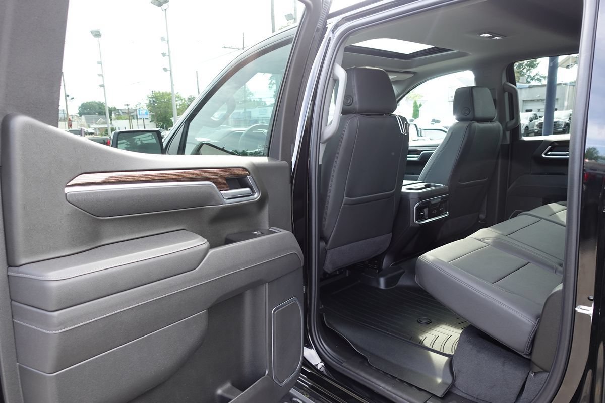 Used 2025 GMC Sierra 1500 Elevation w/ Elevation Premium Package AWD/4WD image 22