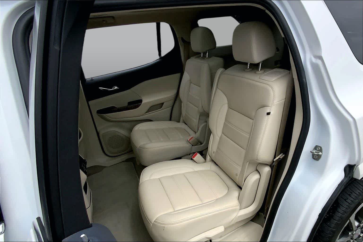 Used 2021 GMC Acadia Denali w/ Denali Ultimate Package AWD/4WD image 21