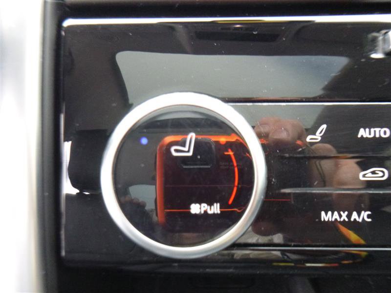 Used 2024 Land Rover Discovery S image 16