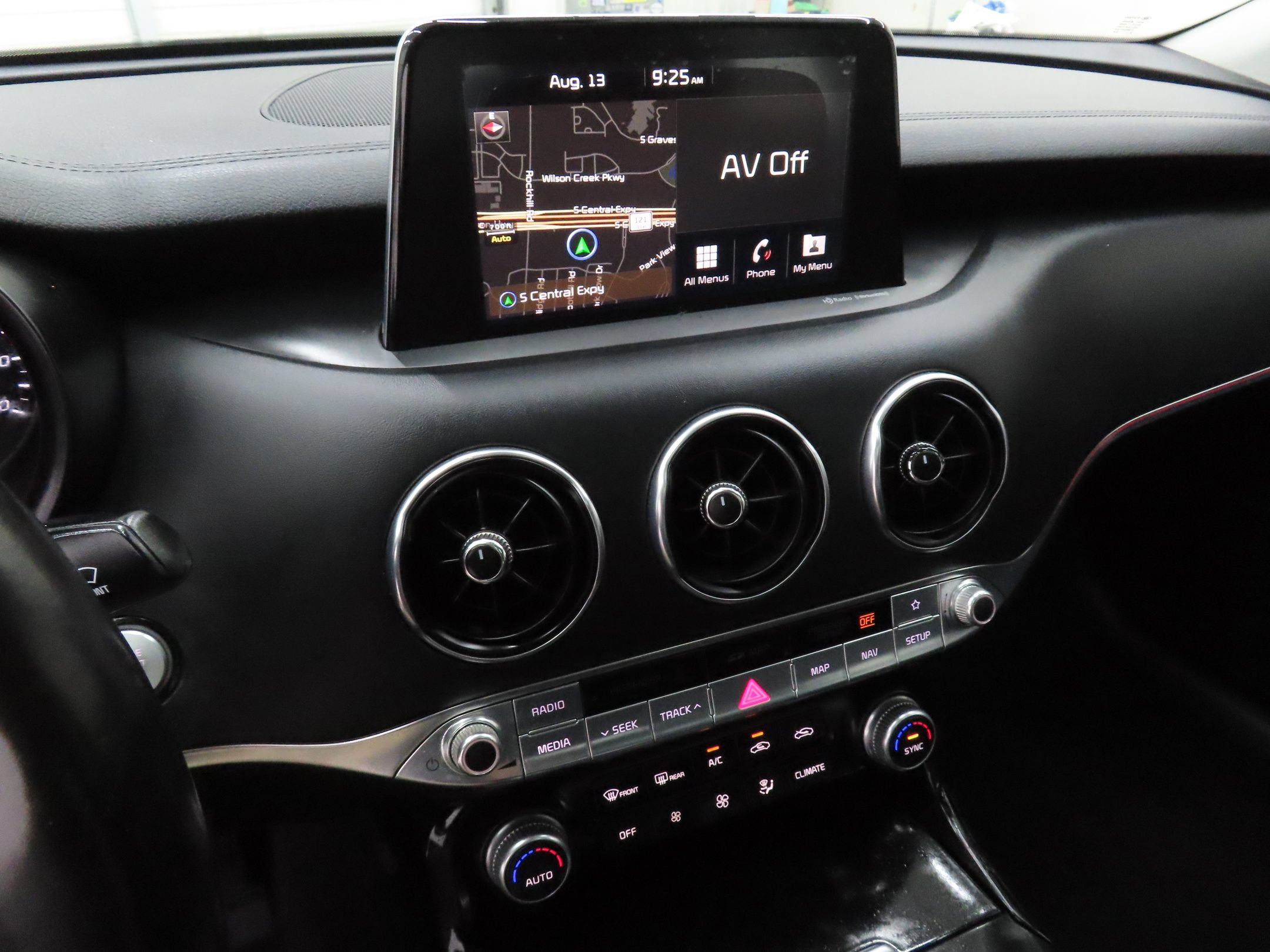 Used 2018 Kia Stinger Premium AWD/4WD image 17