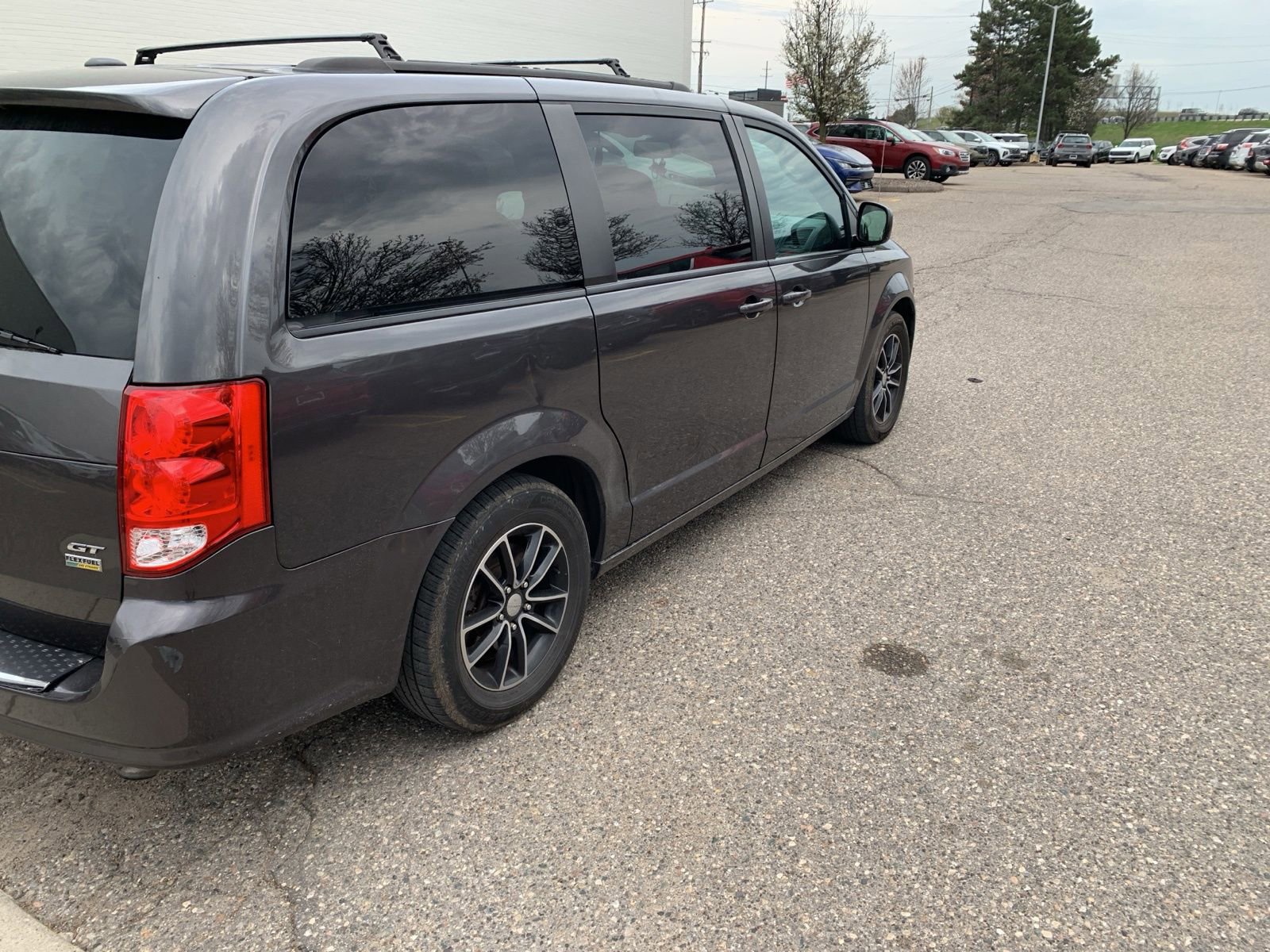 Used 2019 Dodge Grand Caravan GT FWD image 4