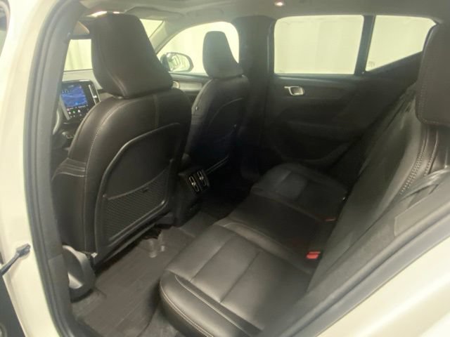 Used 2026 Volvo XC40 B5 Plus AWD/4WD image 13