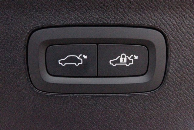 Certified 2024 Volvo XC90 B5 Plus image 41