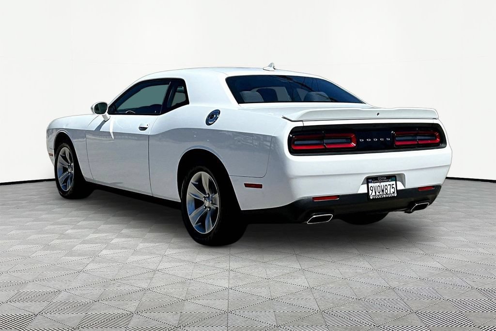Used 2019 Dodge Challenger SXT RWD image 4