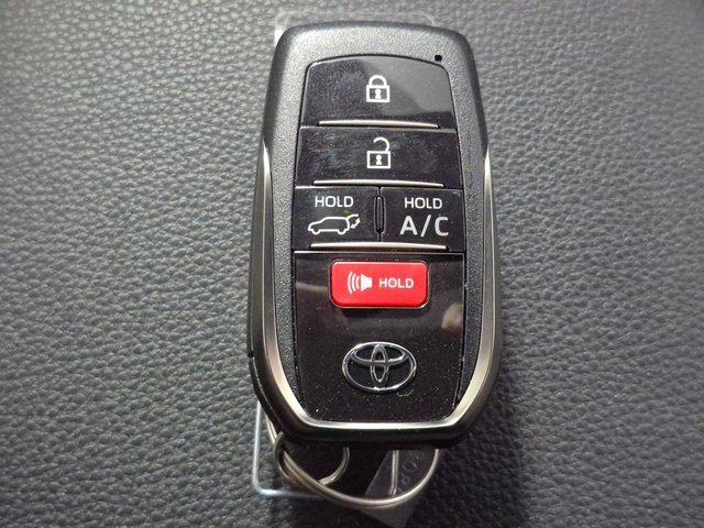 New 2025 Toyota RAV4 SE image 28