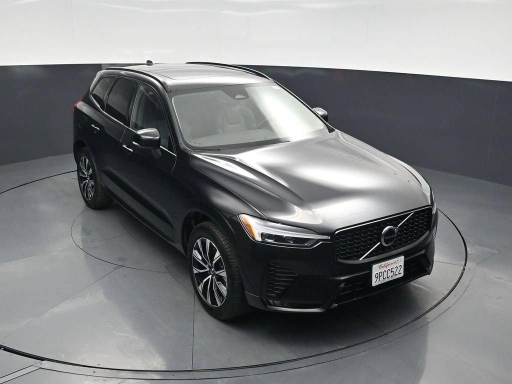 Used 2025 Volvo XC60 B5 Plus AWD/4WD image 40