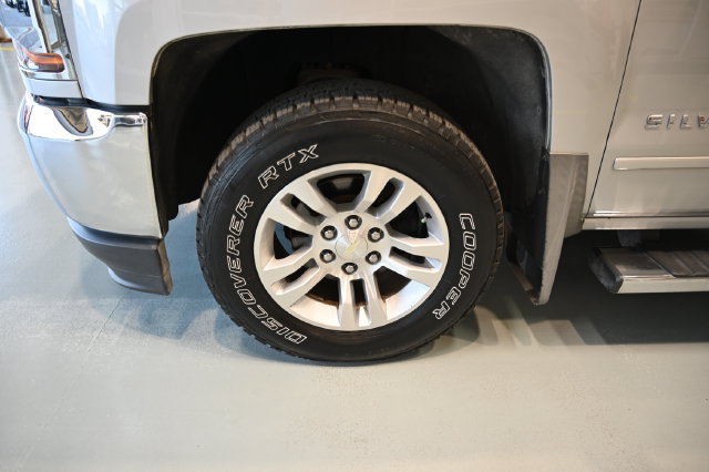 Used 2017 Chevrolet Silverado 1500 LT w/ All Star Edition AWD/4WD image 28