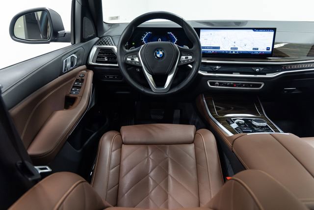 Used 2024 BMW X5 xDrive50e w/ Parking Assistance Package AWD/4WD image 3