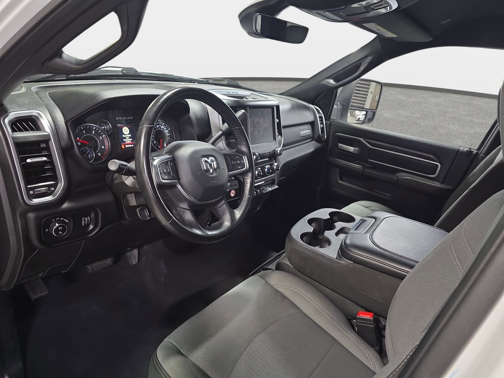 Used 2024 RAM 3500 Big Horn image 15