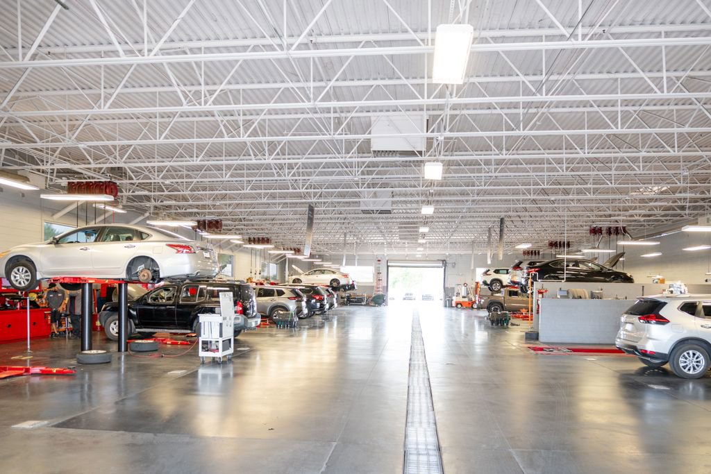 Used 2023 Chrysler 300 S image 31