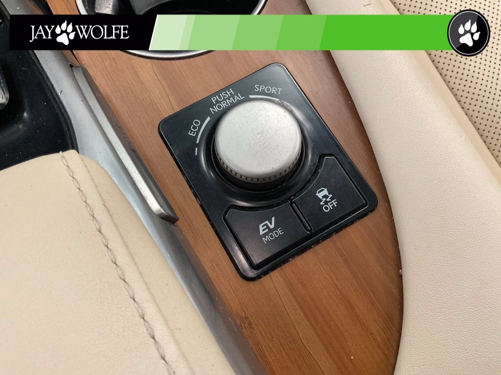 Used 2016 Lexus RX 450h AWD w/ Cold Weather Package image 18