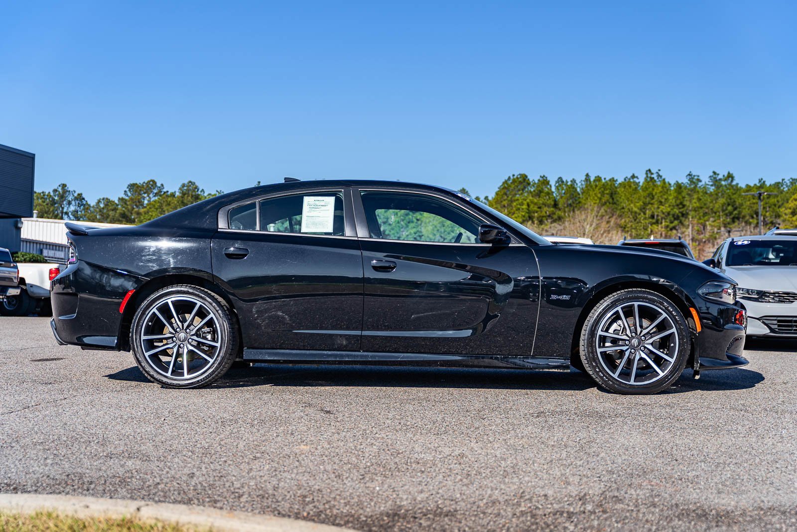Used 2023 Dodge Charger R/T w/ Navigation & Travel Group image 8