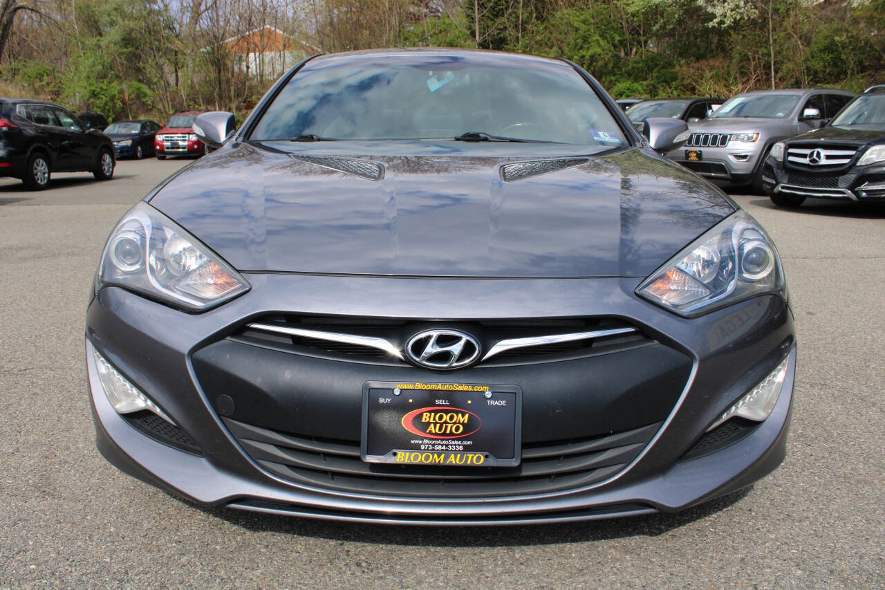 Used 2015 Hyundai Genesis 3.8 RWD image 3