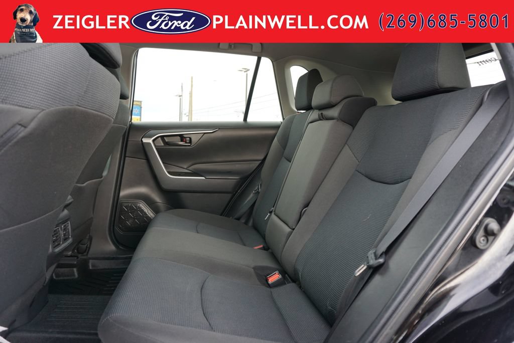 Used 2023 Toyota RAV4 LE AWD/4WD image 11