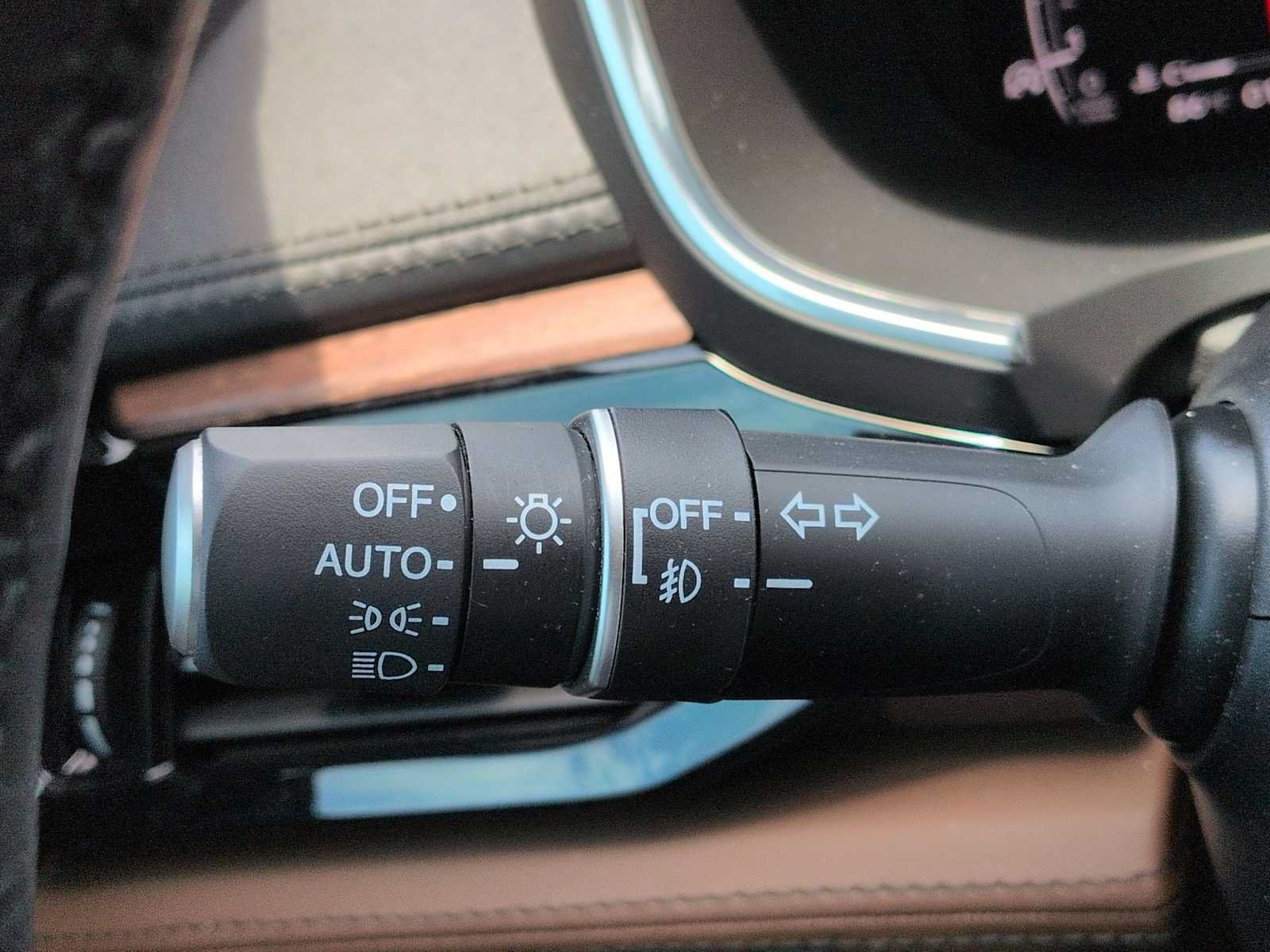 Used 2025 Acura MDX SH-AWD w/ Advance Package image 29