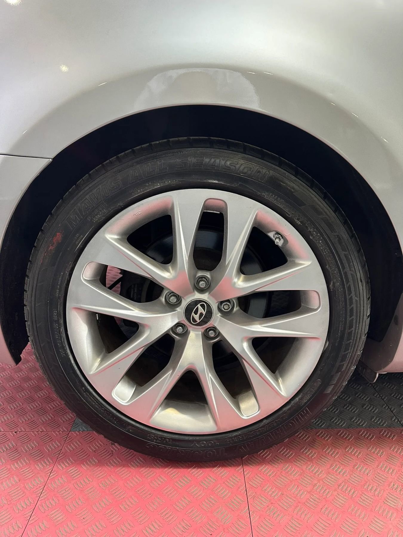 Used 2014 Hyundai Genesis 2.0T image 25