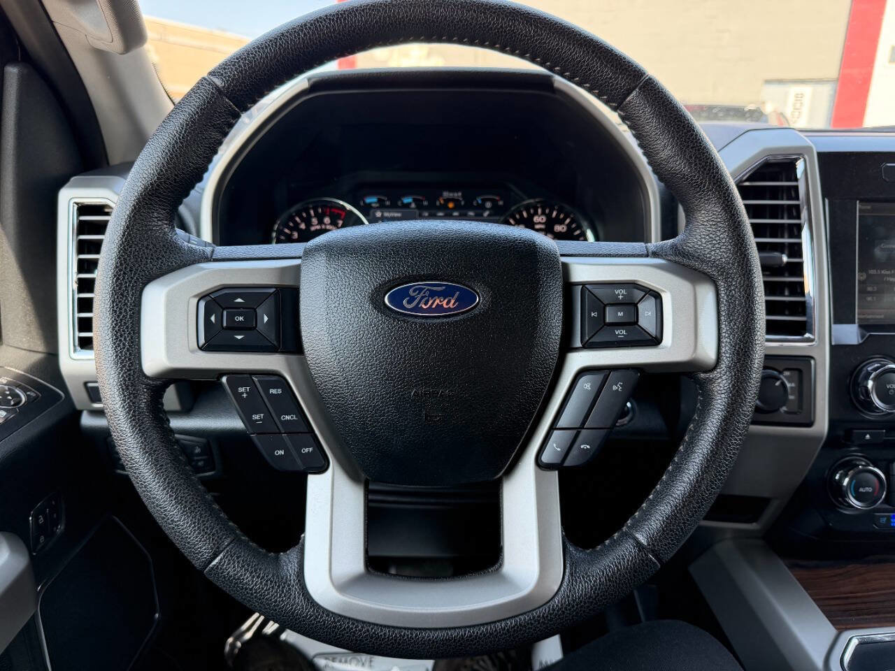 Used 2015 Ford F150 Lariat AWD/4WD image 44