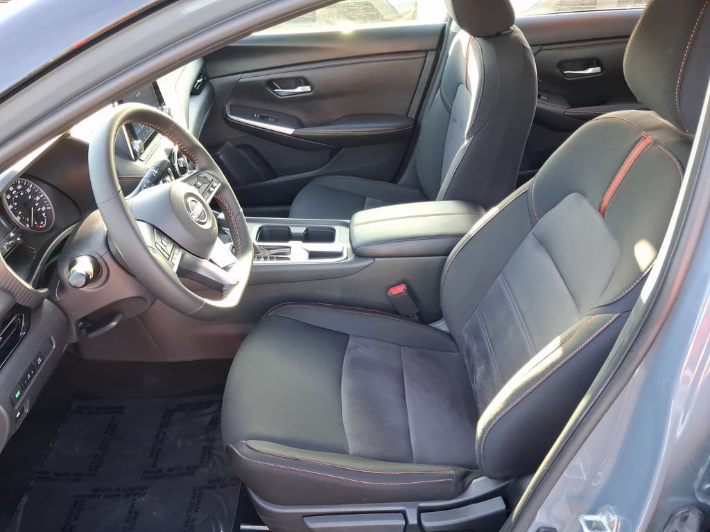 Used 2025 Nissan Sentra SR FWD image 20