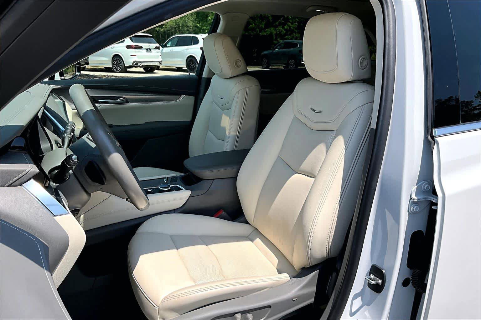 Used 2021 Cadillac XT5 Premium Luxury AWD/4WD image 7
