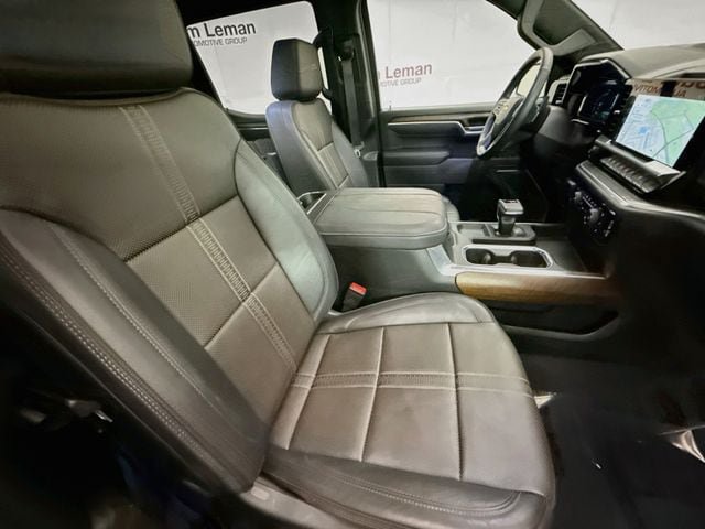 Used 2025 Chevrolet Silverado 1500 High Country w/ High Country Premium Package AWD/4WD image 31