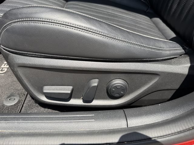 Used 2022 Genesis G70 2.0T w/ Prestige Package RWD image 12