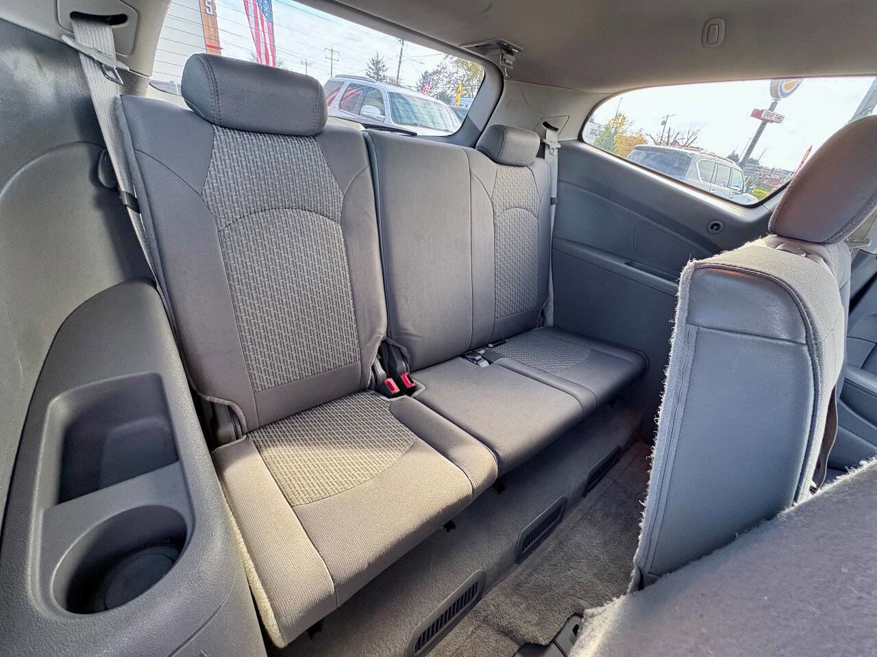 Used 2011 Chevrolet Traverse LS image 29