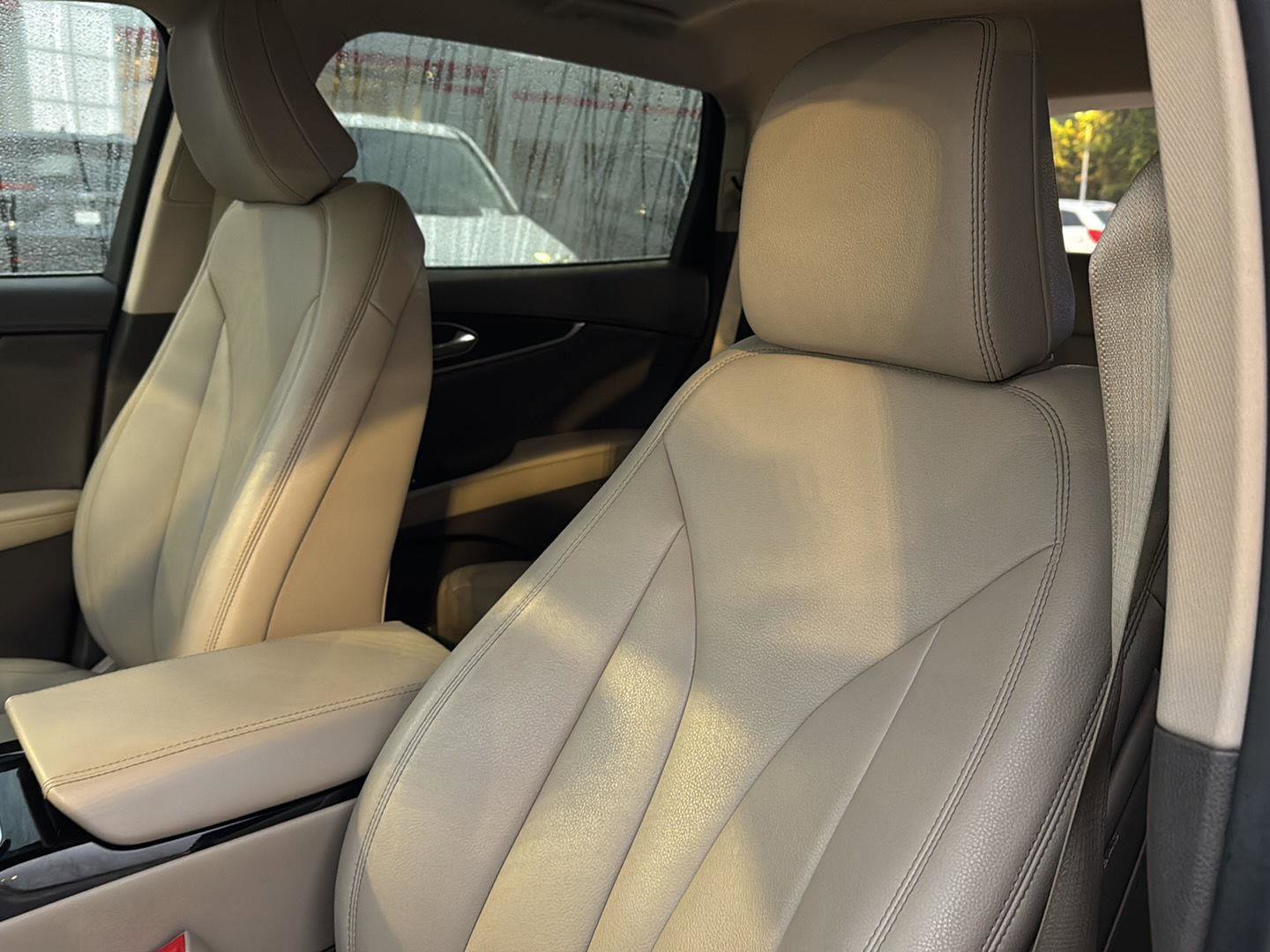 Used 2022 Lincoln Nautilus FWD w/ Premium Package image 26