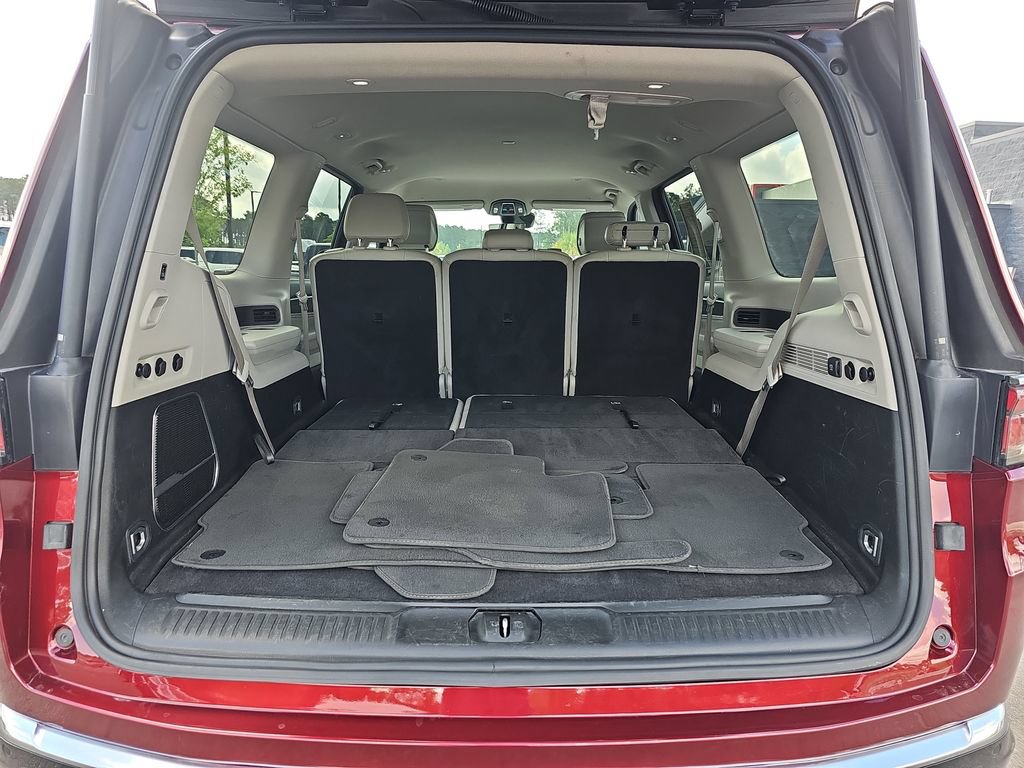 Used 2024 Jeep Wagoneer Series II w/ Flexible Seating Group RWD image 18