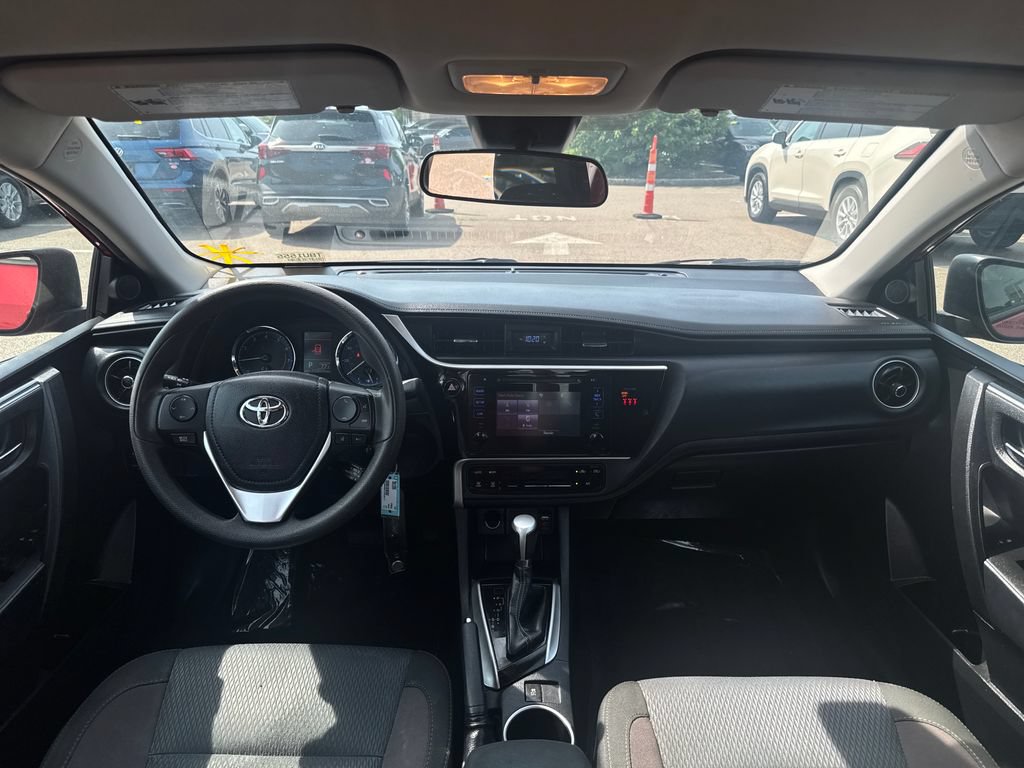 Used 2018 Toyota Corolla LE FWD image 10