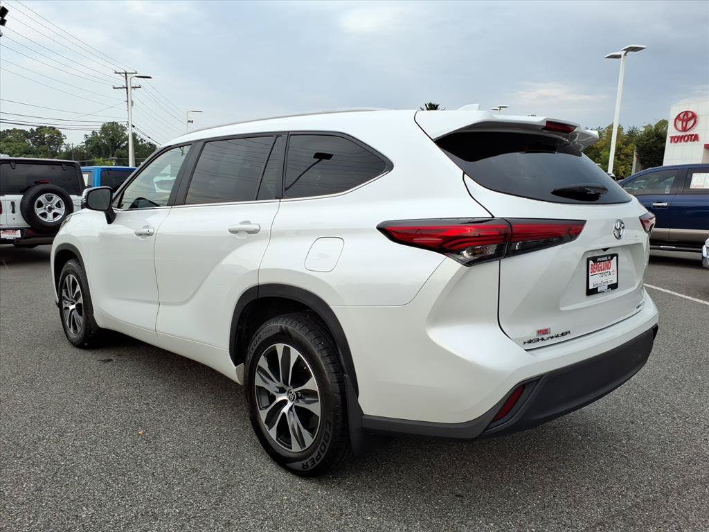 Used 2023 Toyota Highlander XLE AWD/4WD image 13