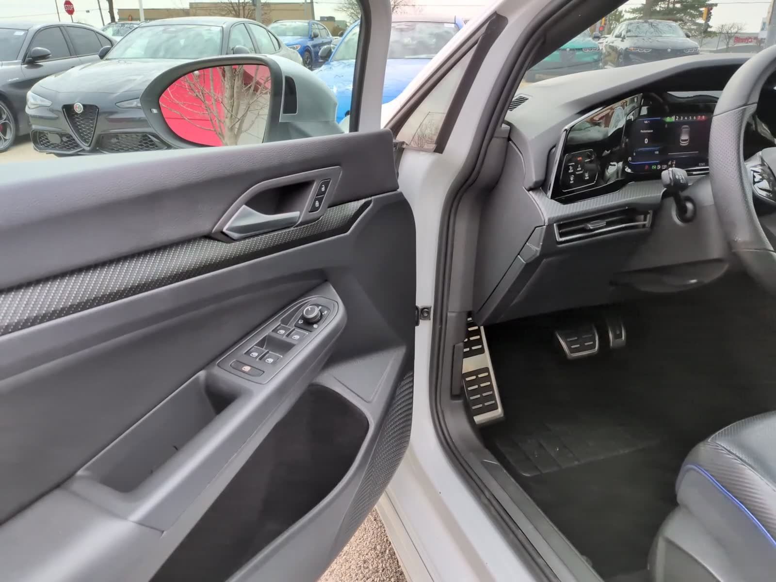 Used 2024 Volkswagen Golf R AWD/4WD image 23