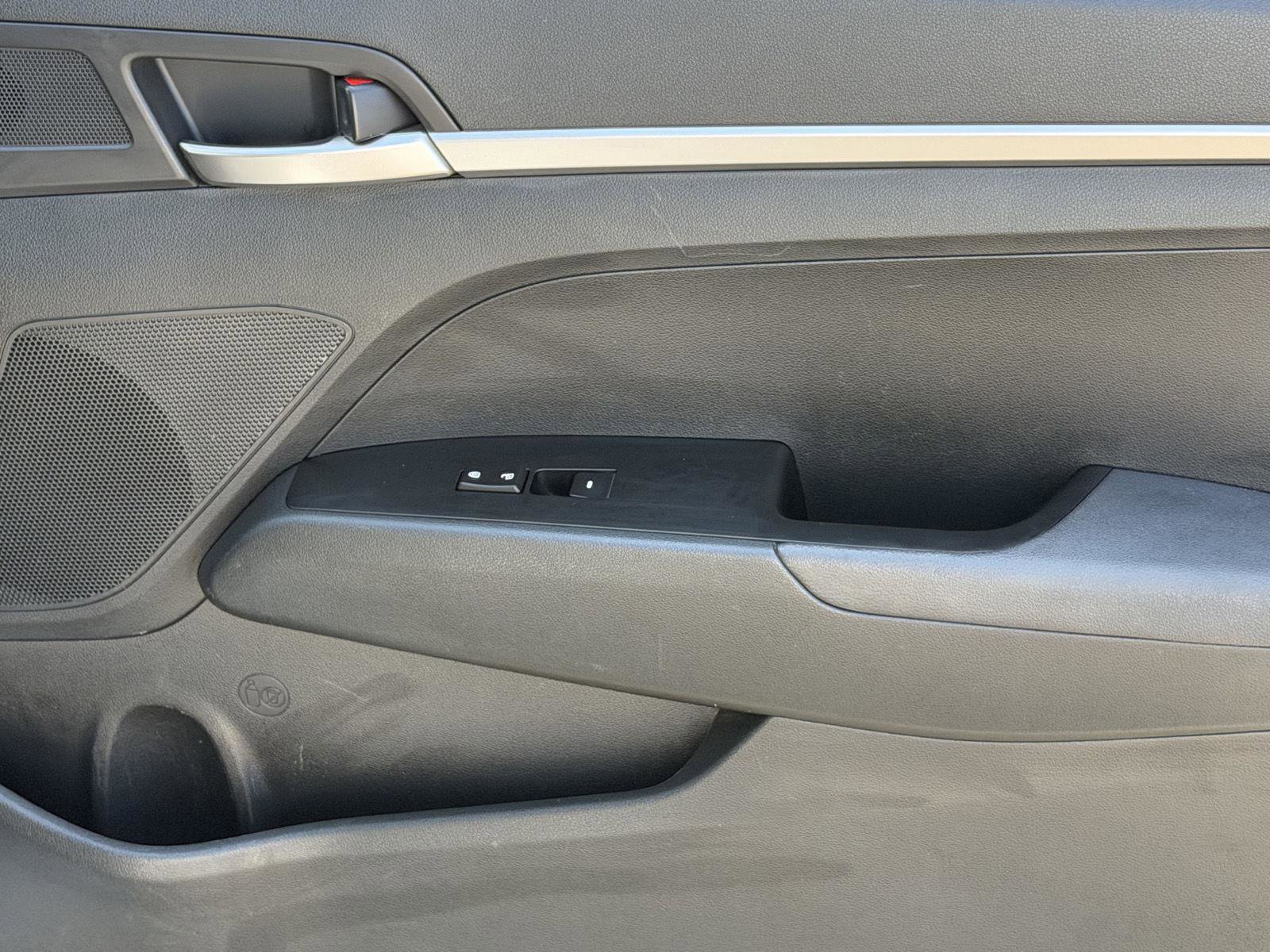 Used 2019 Hyundai Elantra SE w/ Cargo Package FWD image 21