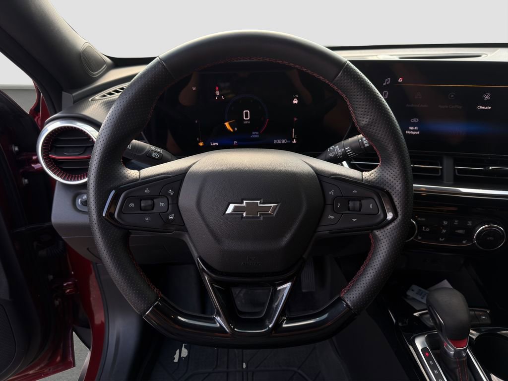 Used 2025 Chevrolet Trax RS w/ Driver Confidence Package image 10