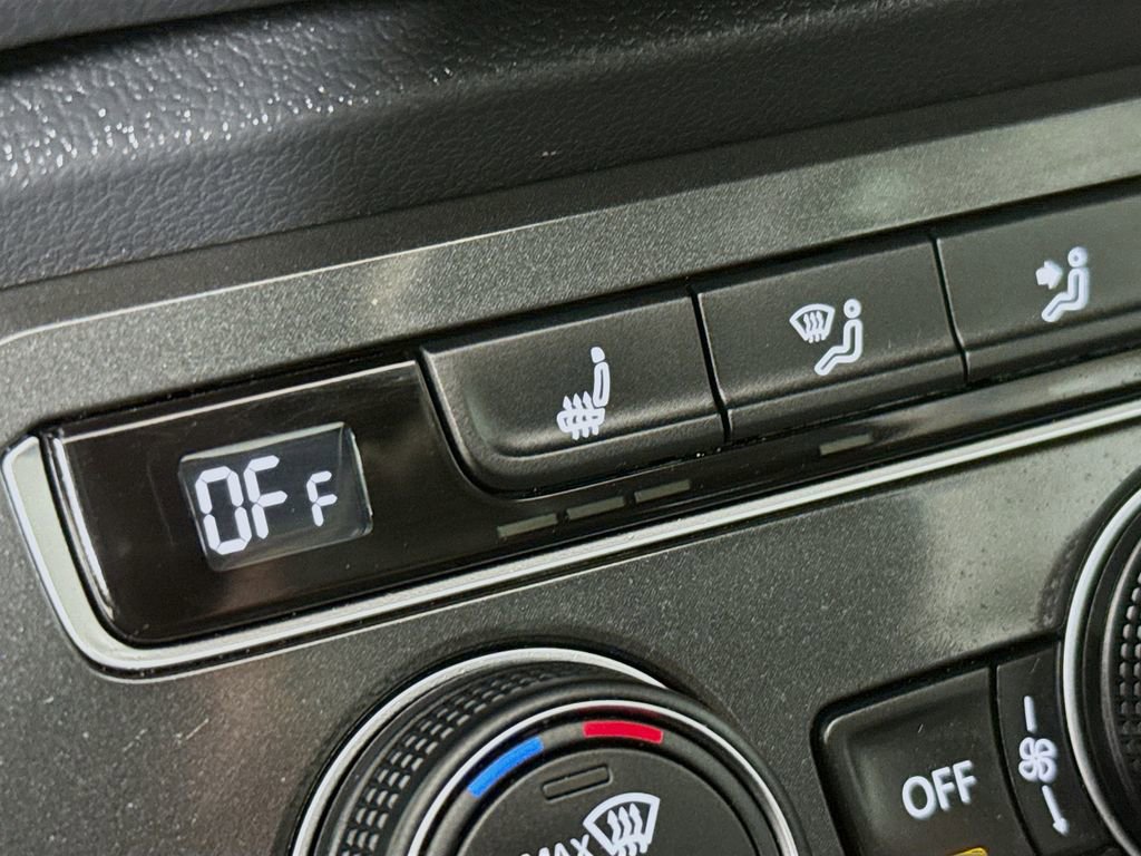 Used 2019 Volkswagen Tiguan SEL image 23