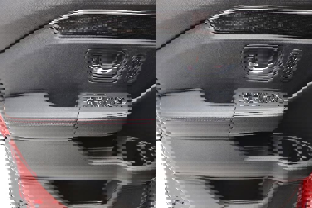 Used 2025 Honda Pilot Black Edition image 15