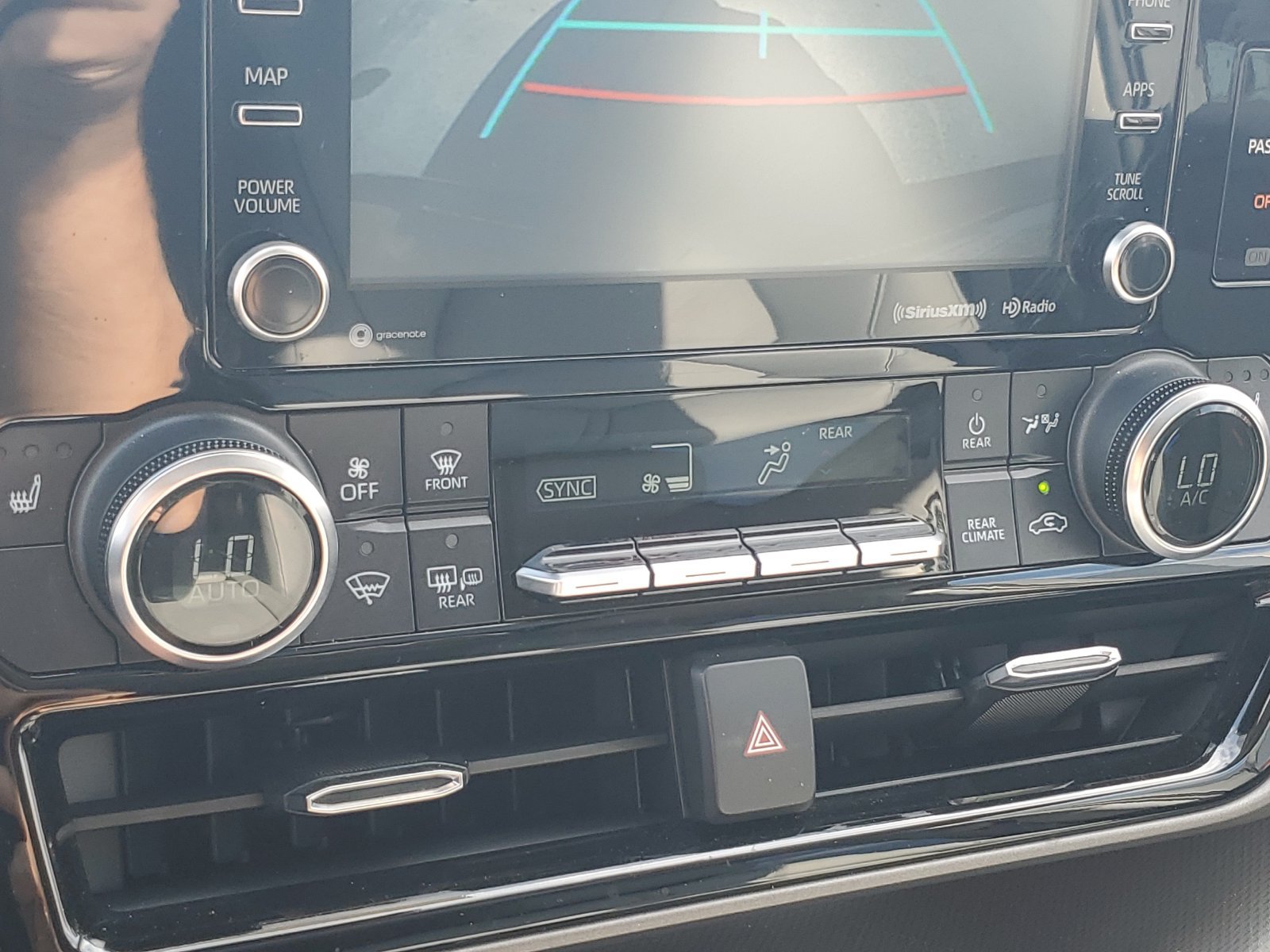 Certified 2022 Toyota Highlander XLE AWD/4WD image 29